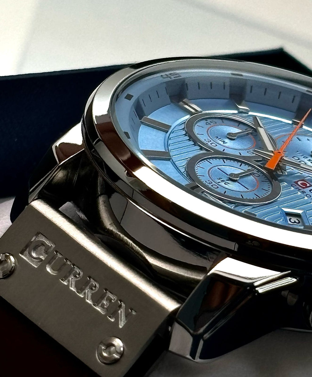 CURREN Executive Pro™ – Precisión y elegancia en cada decisión